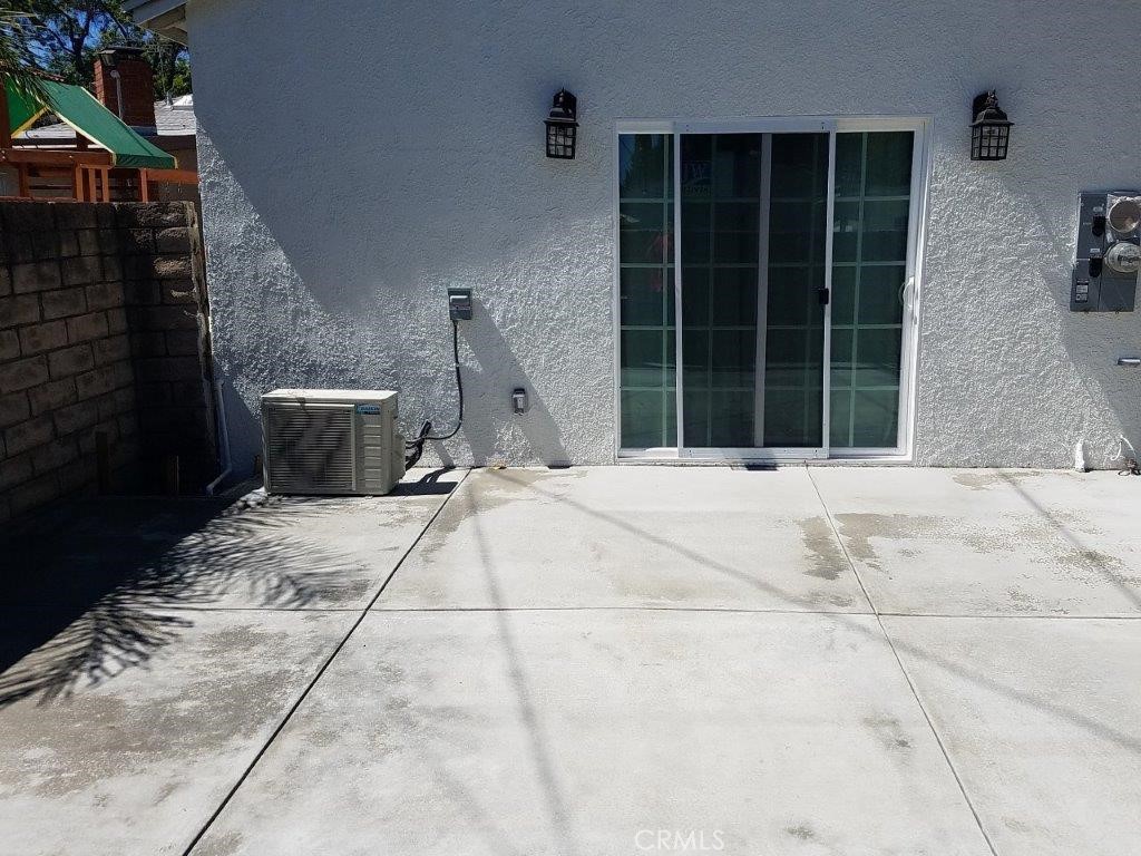 4930 Hesperia Avenue