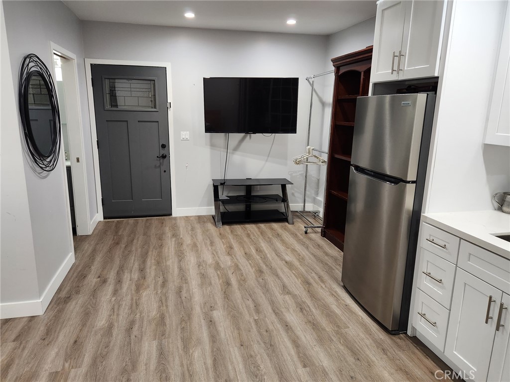 4930 Hesperia Avenue