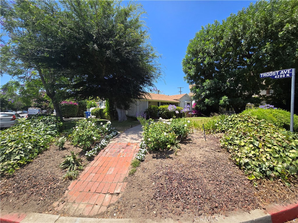 11636 Valley Spring Lane