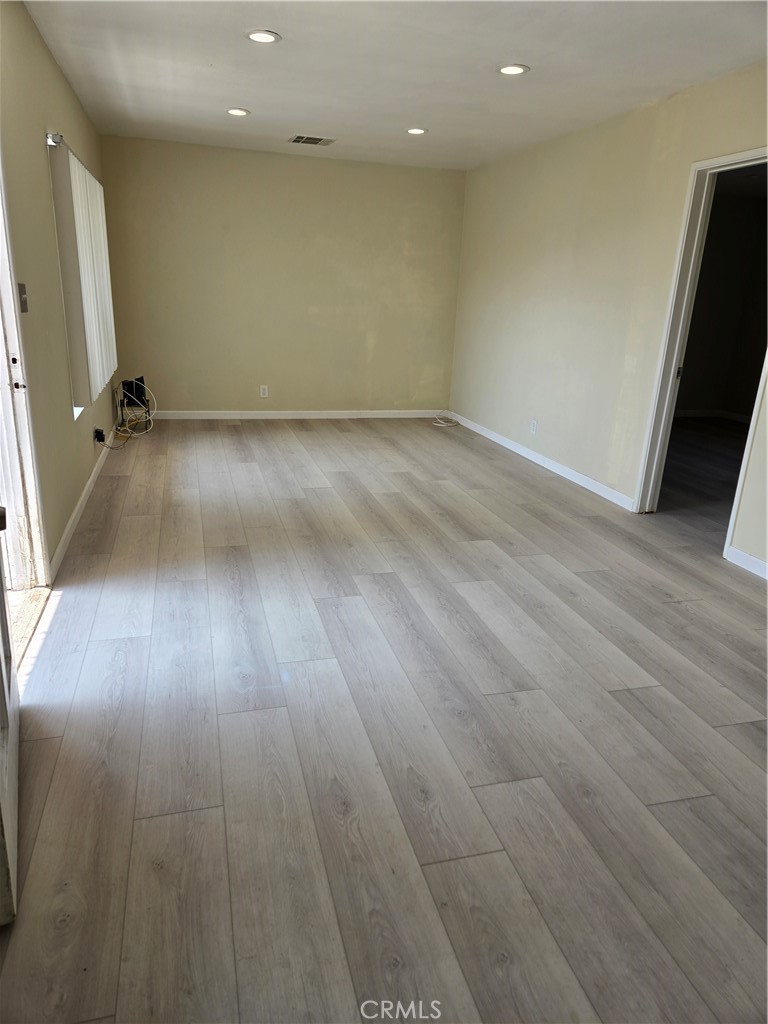 1129 1/2 N Clark Street 1129 1/2