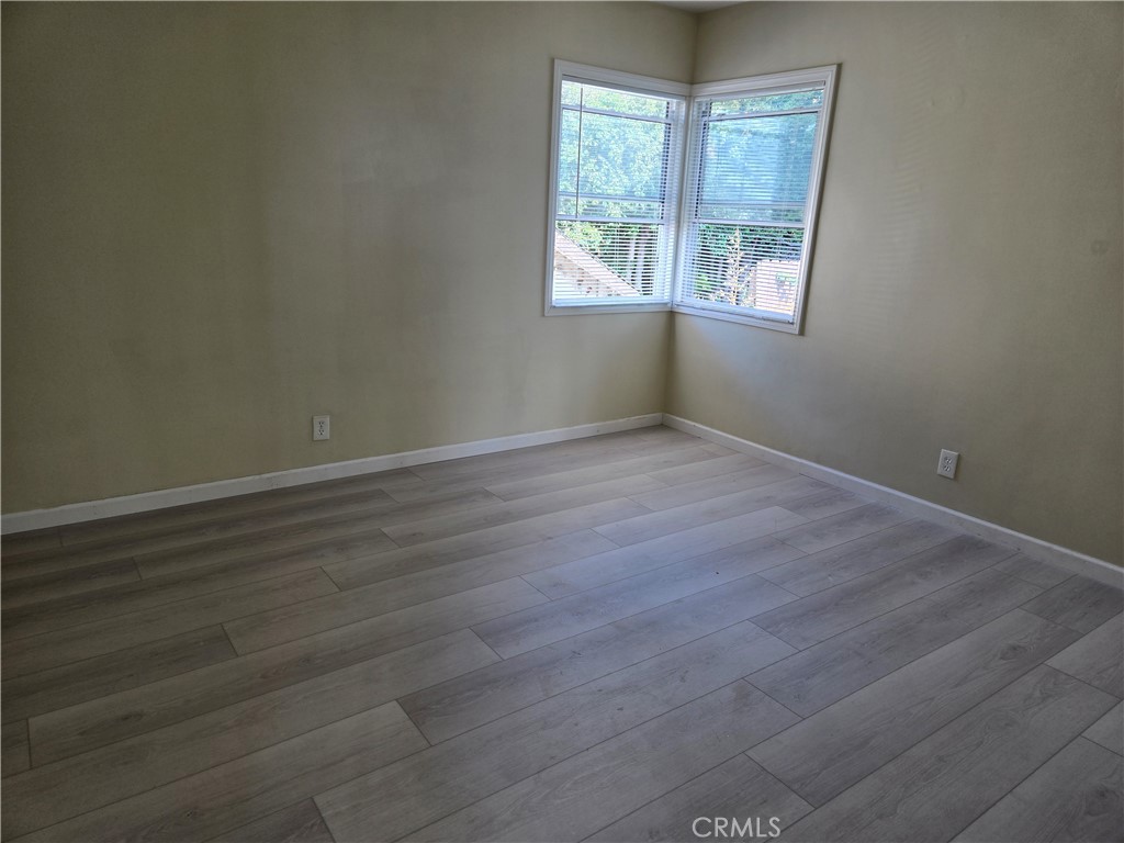 1129 1/2 N Clark Street 1129 1/2