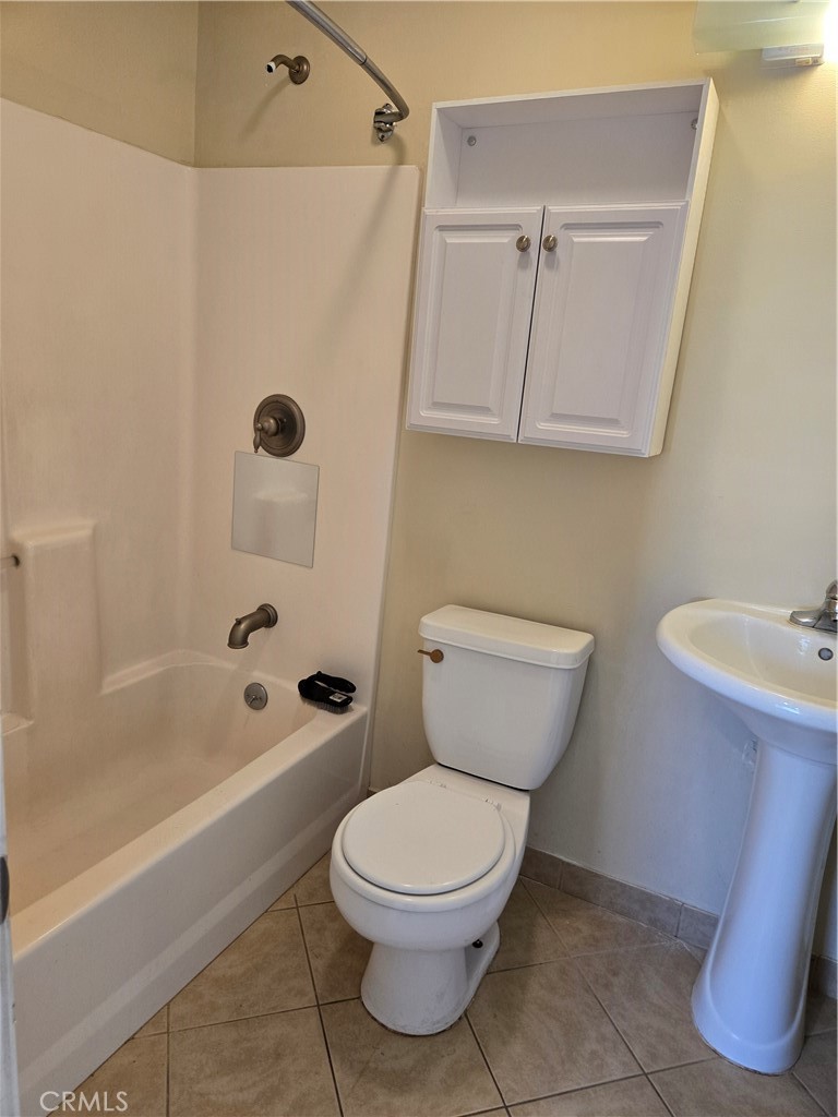 1129 1/2 N Clark Street 1129 1/2