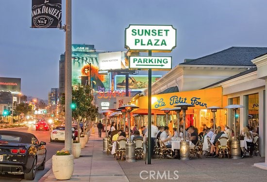 1129 1/2 N Clark Street 1129 1/2