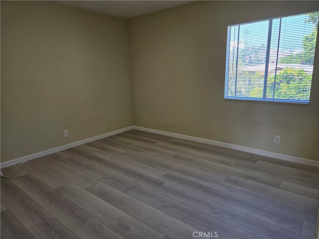 1129 1/2 N Clark Street 1129 1/2