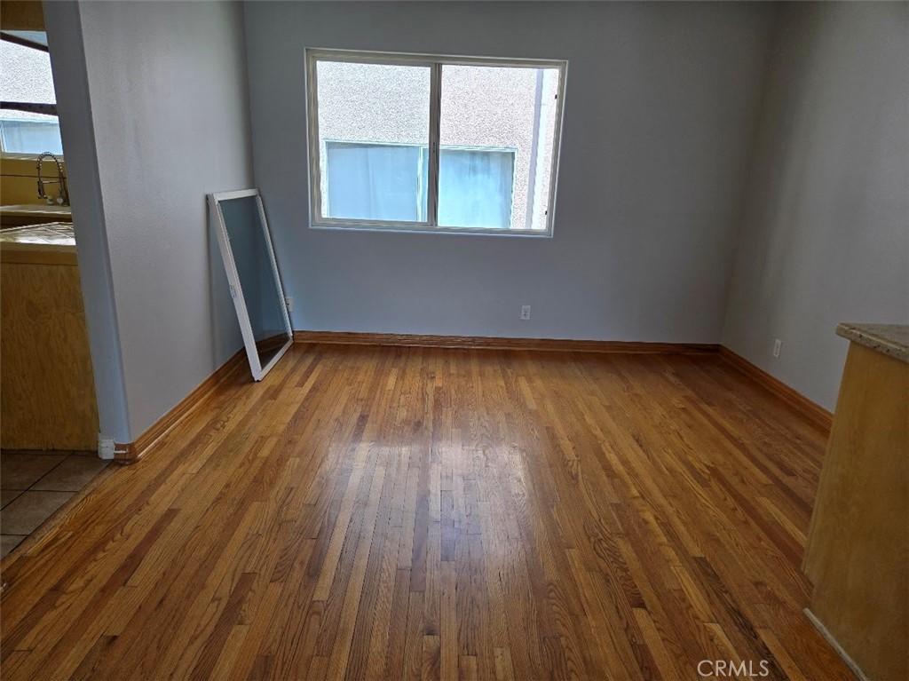 14701 Dickens Street 5