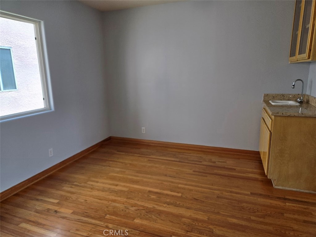 14701 Dickens Street 5