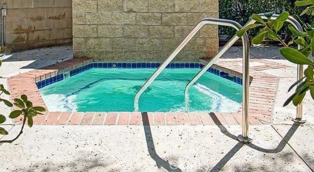 1344 E Hillcrest Drive 34