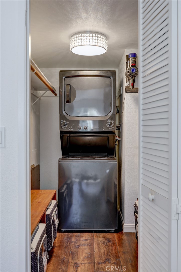 4249 Longridge Avenue