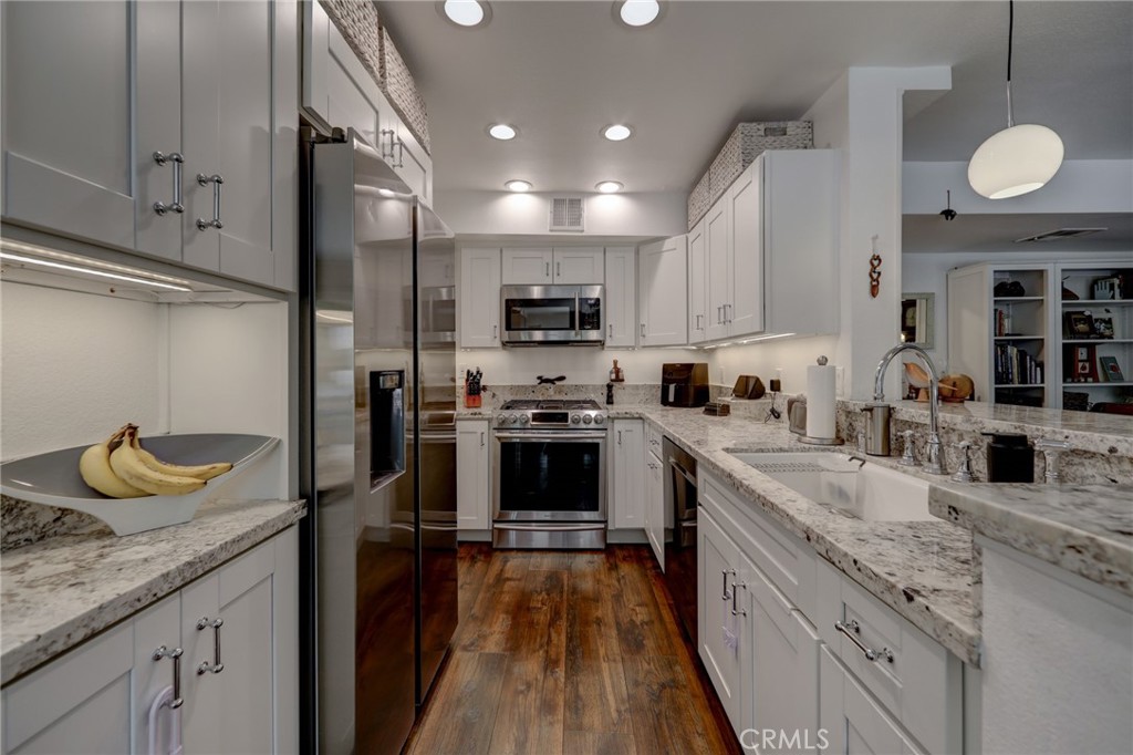 4249 Longridge Avenue