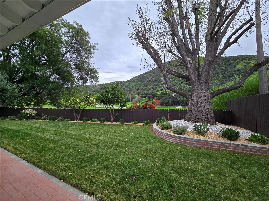 3212 W Valley Heart Drive