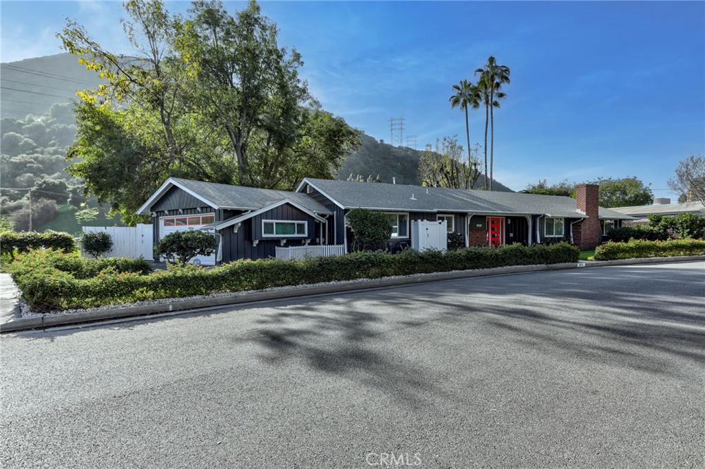 3212 W Valley Heart Drive