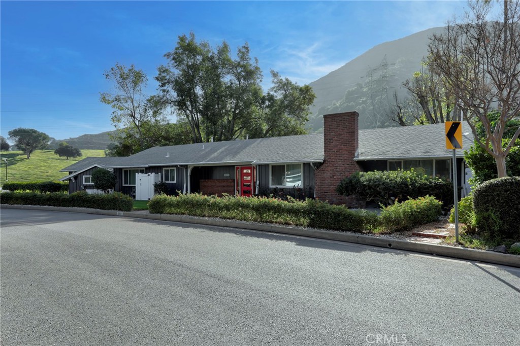 3212 W Valley Heart Drive