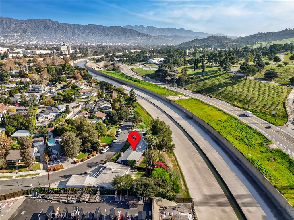 3212 W Valley Heart Drive