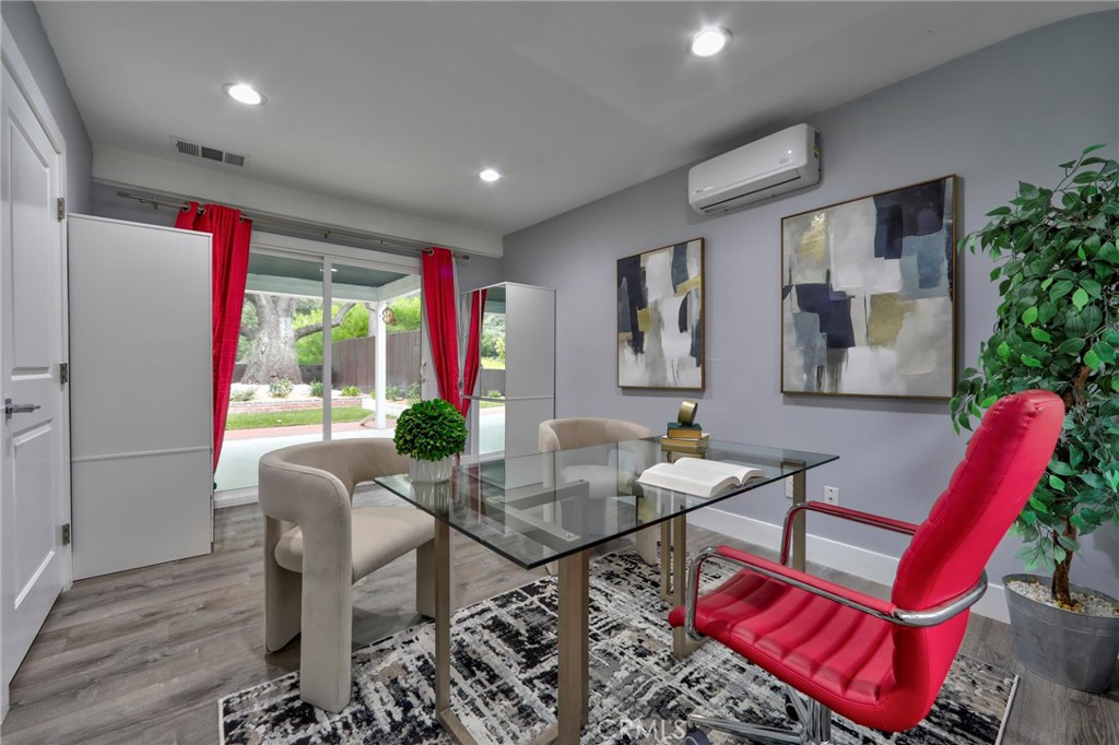 3212 W Valley Heart Drive