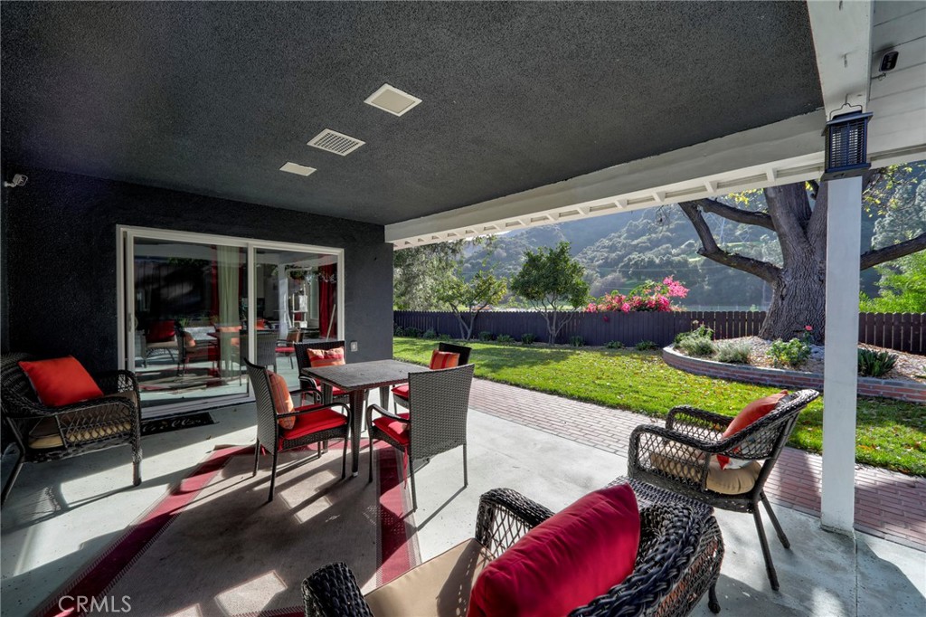 3212 W Valley Heart Drive