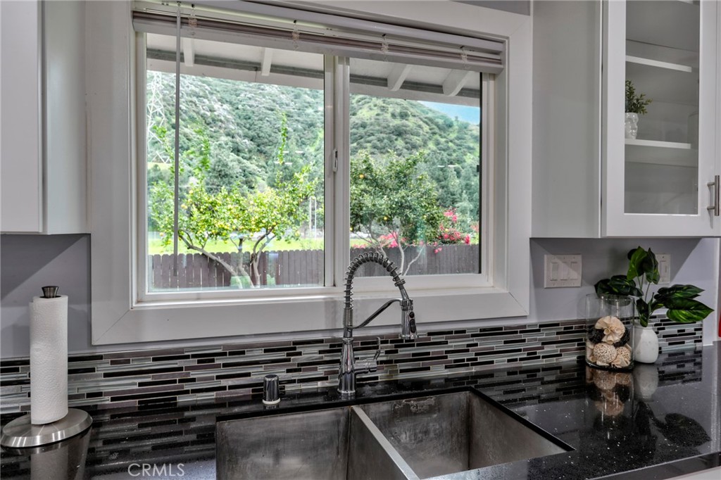 3212 W Valley Heart Drive