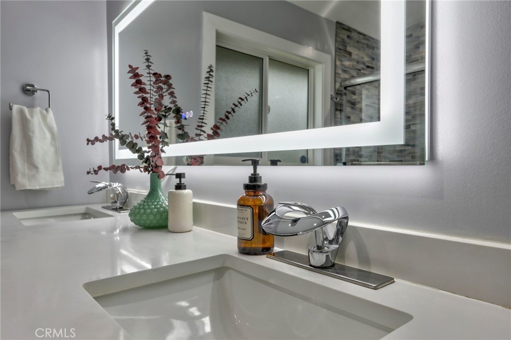 3212 W Valley Heart Drive