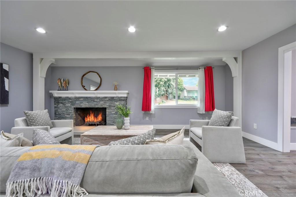 3212 W Valley Heart Drive