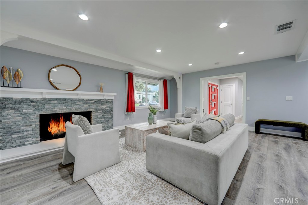 3212 W Valley Heart Drive