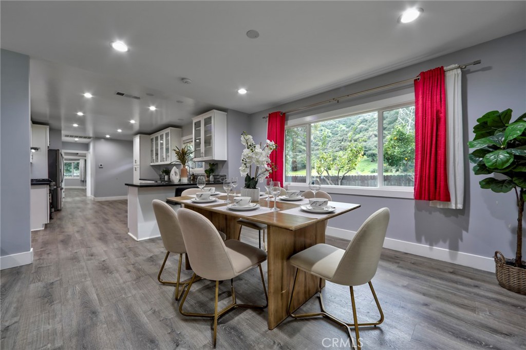 3212 W Valley Heart Drive