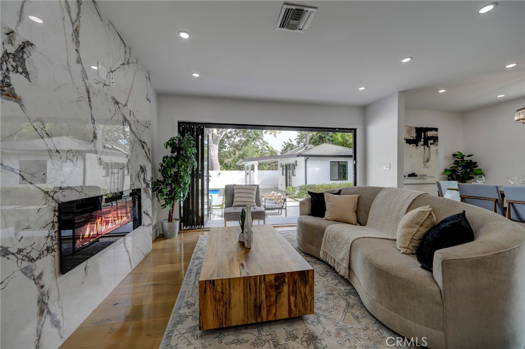 12701 Kling Street, Studio City, CA 91604