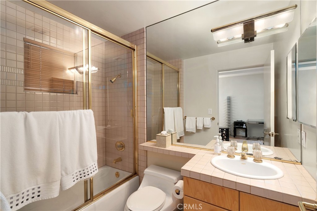 12841 Bloomfield 103