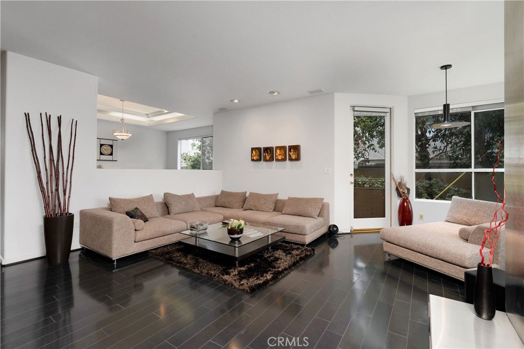 12841 Bloomfield 103