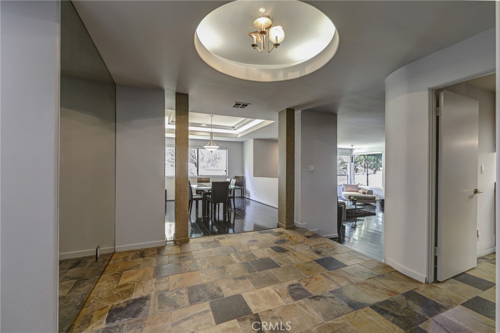 12841 Bloomfield 103