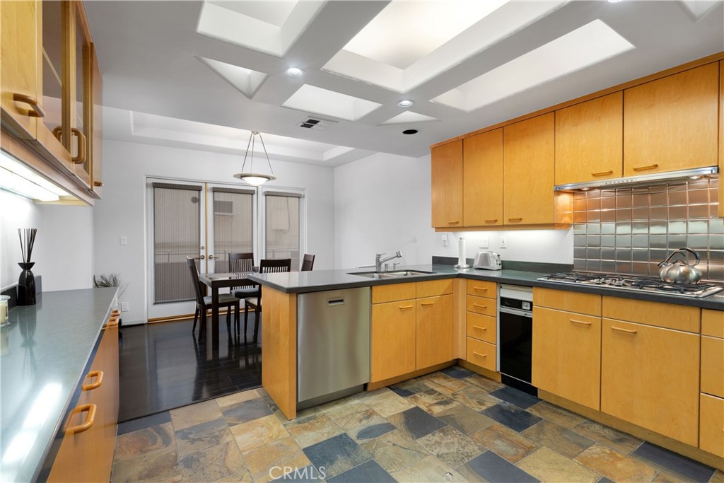 12841 Bloomfield 103