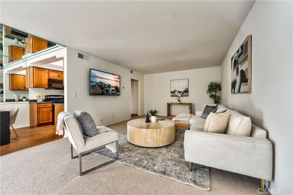 14141 Dickens 301 Sherman Oaks, CA 91423