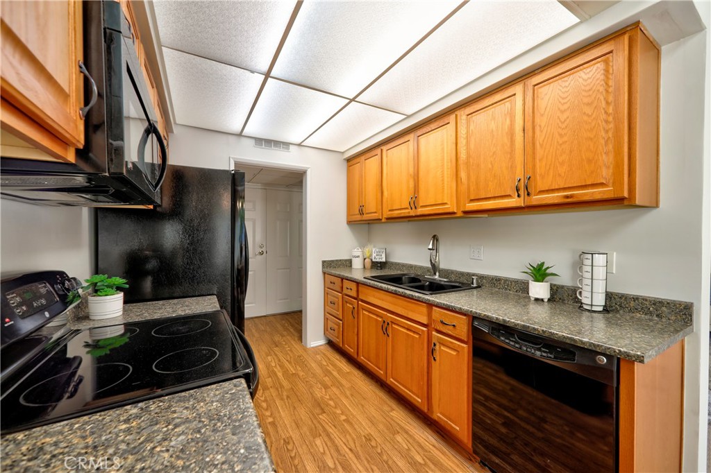 14141 Dickens 301 Sherman Oaks, CA 91423