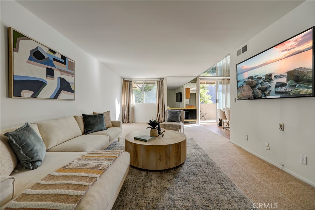 14141 Dickens 301 Sherman Oaks, CA 91423