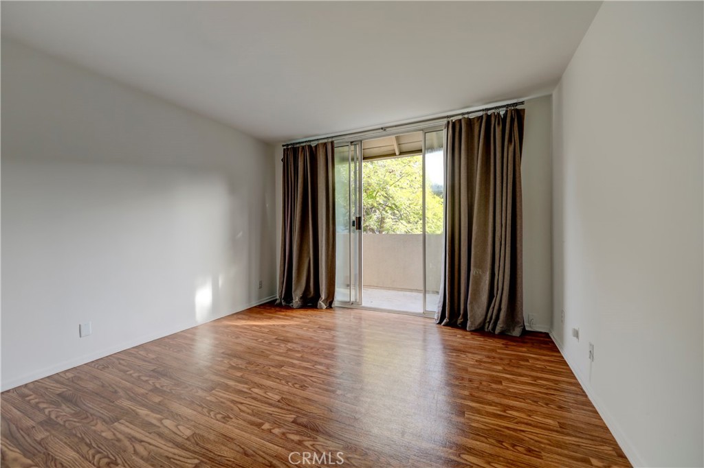 14141 Dickens 301 Sherman Oaks, CA 91423