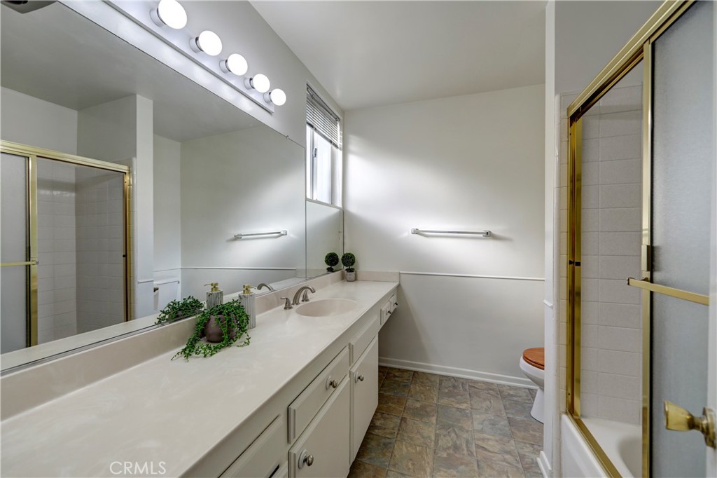 14141 Dickens 301 Sherman Oaks, CA 91423