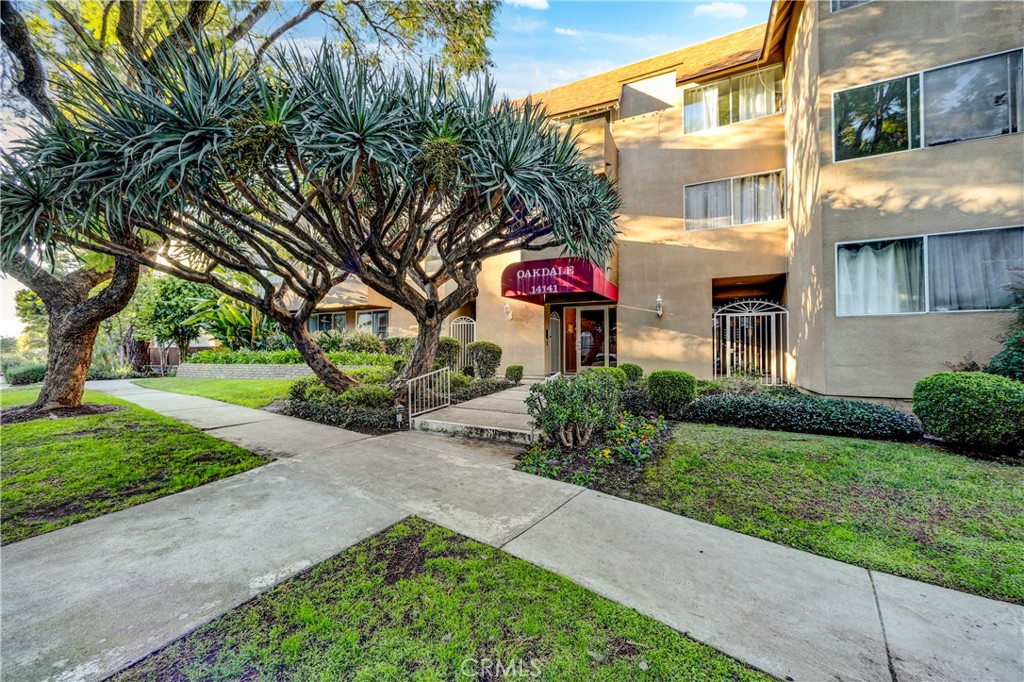 14141 Dickens 301 Sherman Oaks, CA 91423