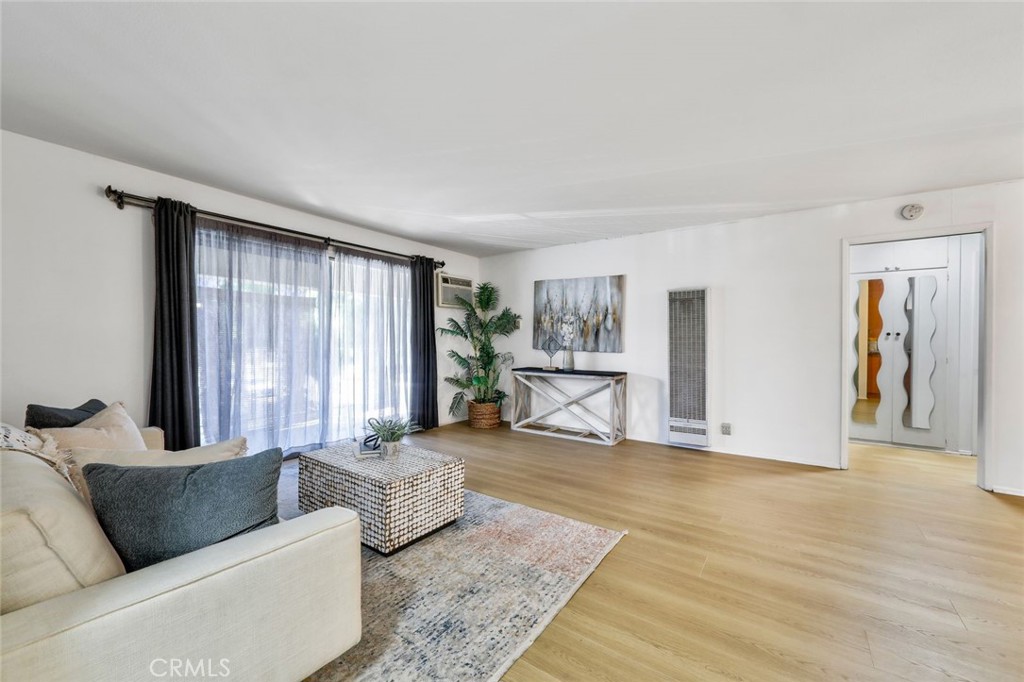 11138 Aqua Vista Street