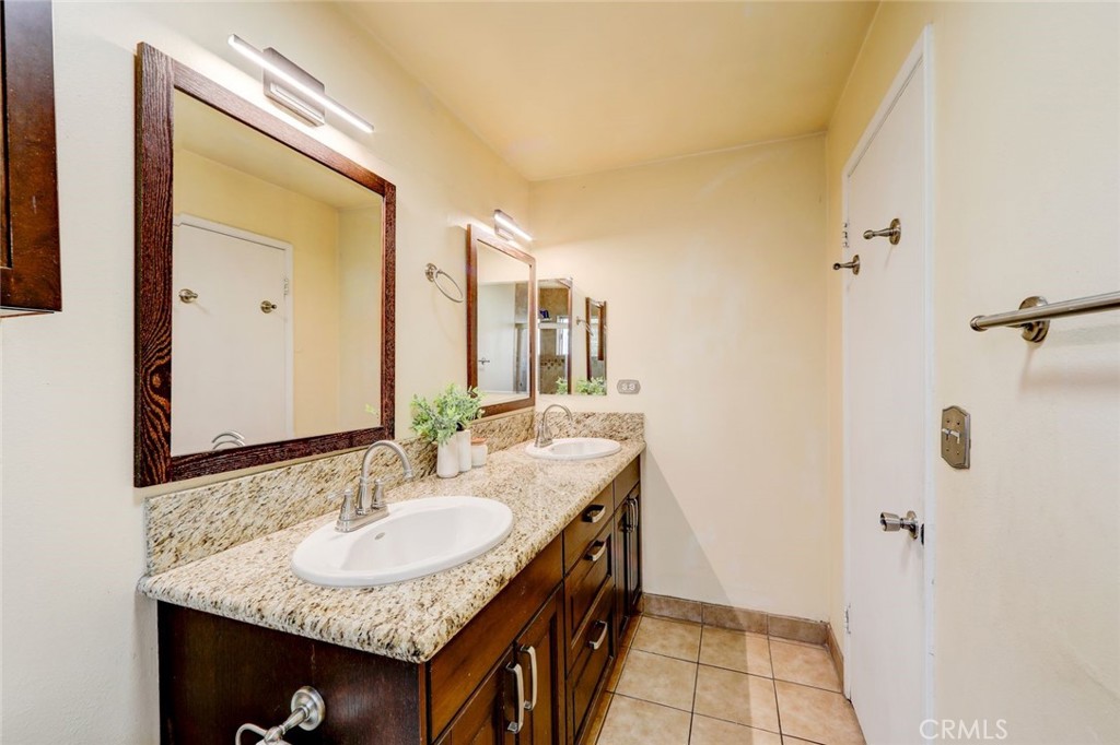 11138 Aqua Vista Street