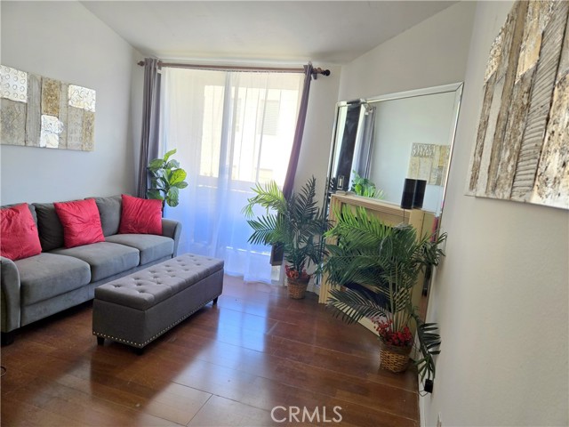 5143 Bakman Unit: 417