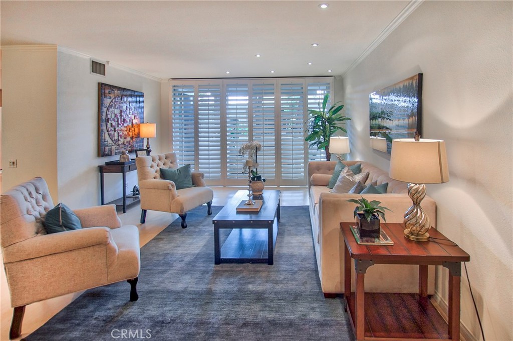 4915 Tyrone 221 Sherman Oaks, CA 91423