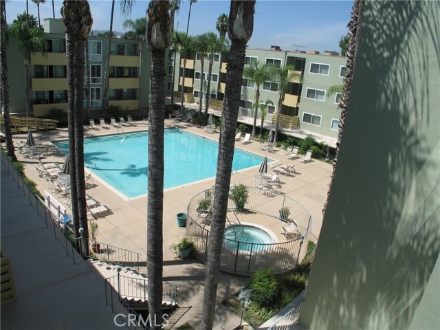 4915 Tyrone Unit: 221