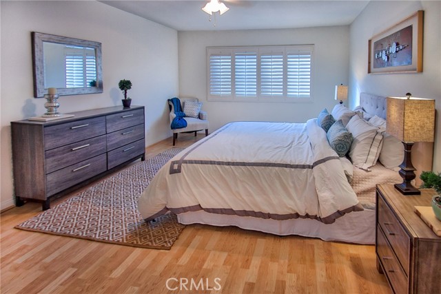 4915 Tyrone Unit: 221