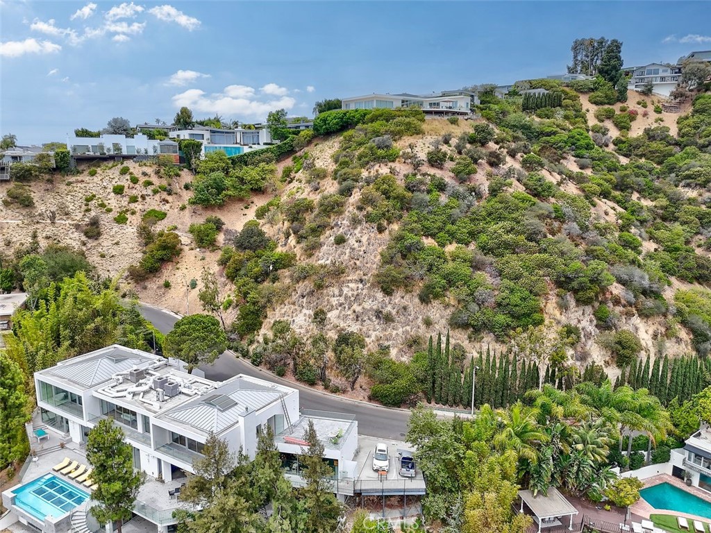 8875 Thrasher Avenue, West Hollywood, CA 90069