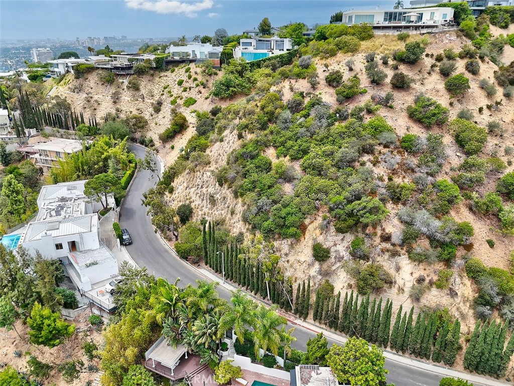 8875 Thrasher Avenue, West Hollywood, CA 90069