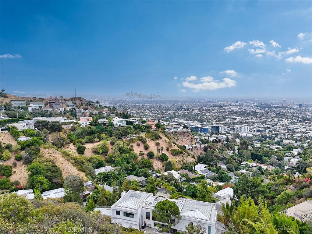 8875 Thrasher Avenue, West Hollywood, CA 90069
