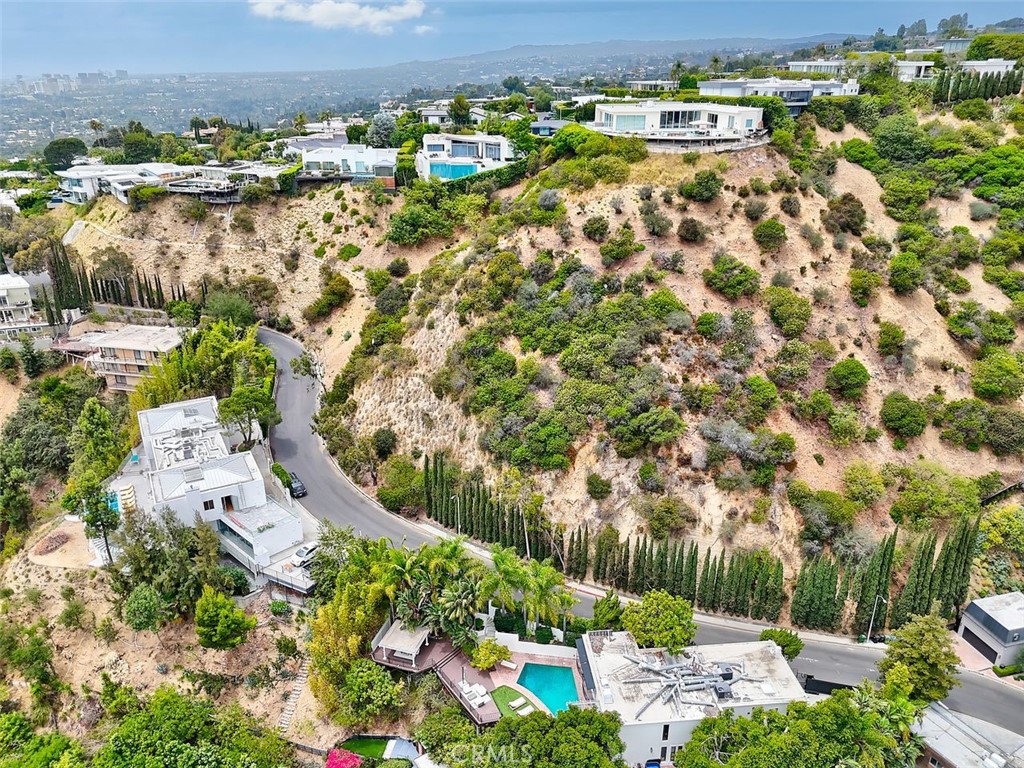 8875 Thrasher Avenue, West Hollywood, CA 90069
