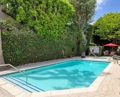 4477 Woodman #310 Los Angeles, CA 91423