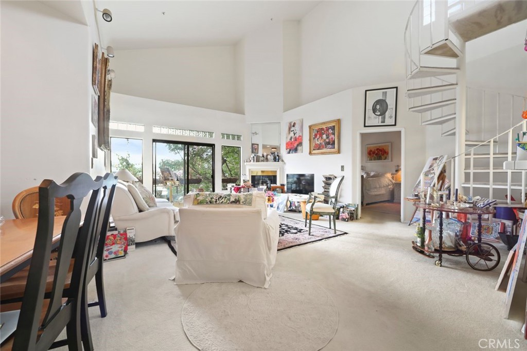 4477 Woodman #310 Los Angeles, CA 91423