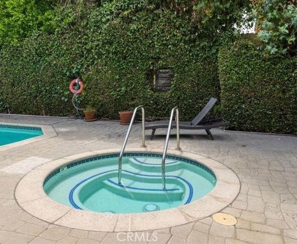 4477 Woodman #310 Los Angeles, CA 91423