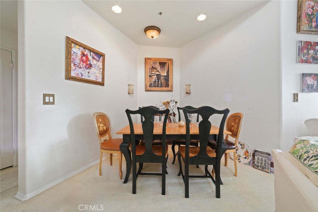 4477 Woodman #310 Los Angeles, CA 91423