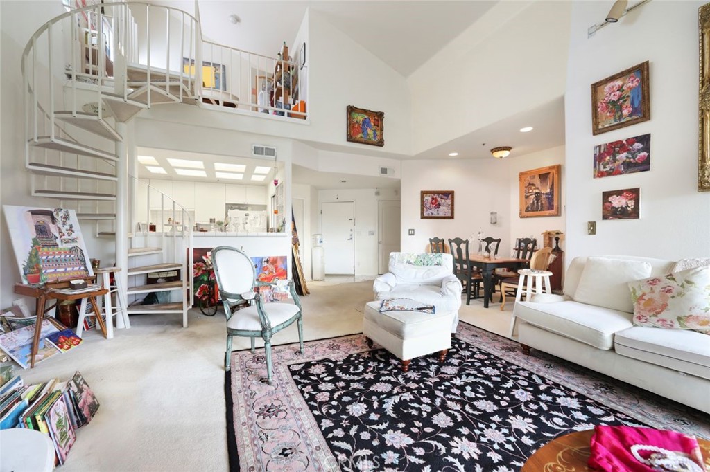 4477 Woodman #310 Los Angeles, CA 91423